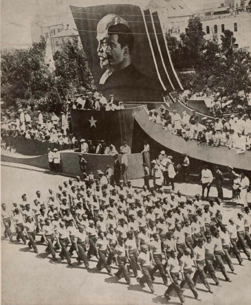 Бакинские парады первой половины XX века: вы навряд ли узнаете эту площадь