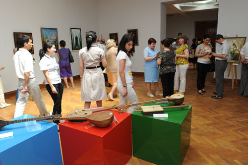 Выставка «Краски Каспия»,  посвященная  60-летию города Сумгаита