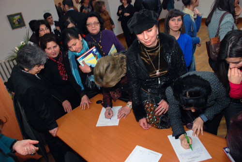 Выставка и презентация книги  “Гендерные роли в азербайджанских обычаях и традициях”