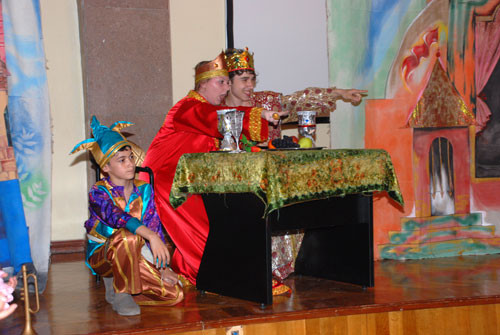 Performance of the “Gunay” Children’s Theatre of the play “Story of a Fisherman and a Fish”