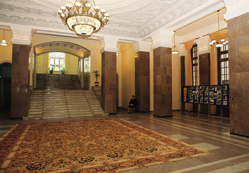 III-ий Международный симпозиум на тему «Азербайджанский ковер и народно-прикладное искусство»