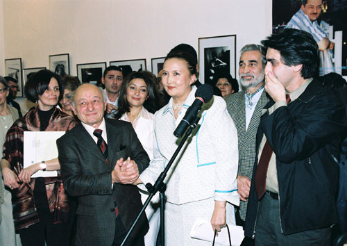 Müslüm Eldarov adına  “Ənənəvilik və Müasirlik” II Beynəlxalq Fotomüsabiqə Bakı - 2005