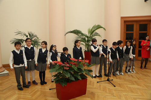 Выставка  и концерт учащихся  гимназии имени Н.Туси,  посвященные памяти художника Сары Манафовой