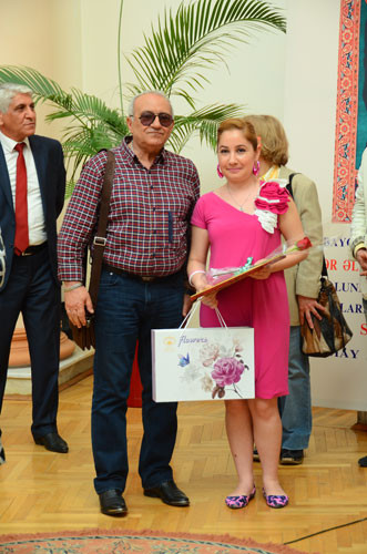 Выставка, посвященная Дню рождения Гейдара Алиева
