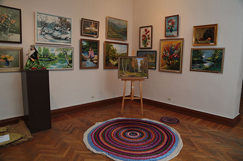 An interactive republic exhibition of folk art masters