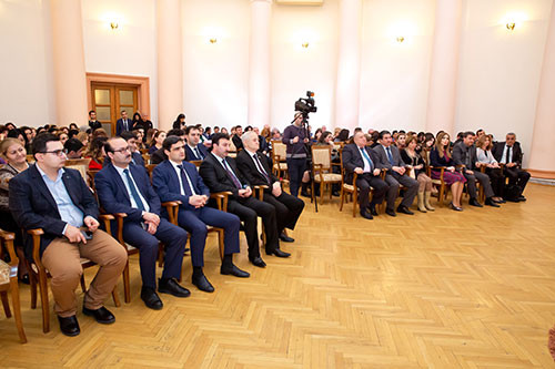 “Bizi yurdumuza qaytarın”  adlı sərgi-konfrans