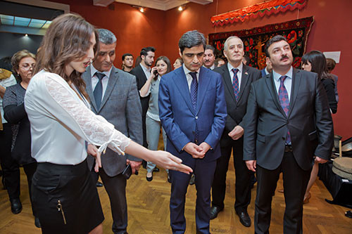 “Bizi yurdumuza qaytarın”  adlı sərgi-konfrans