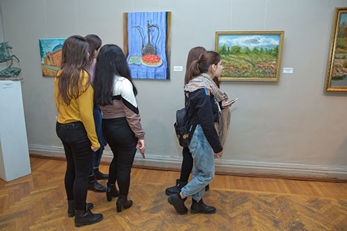 Выставка гянджинских художников «Хазина»