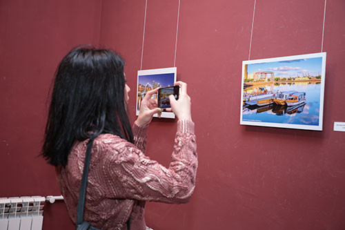 Выставка фотографий «Архитектурный обзор вокруг света» в рамках 2-го фестиваля «Фантазия». Страны Участники: Испания, Таджикистан, Аргентина