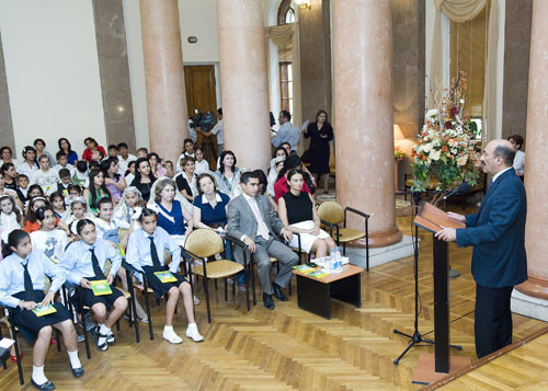 Presentation of collection of children