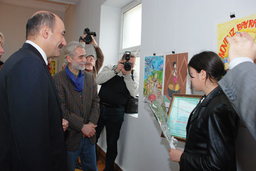Выставка учащихся Художественных школ Министерства Культуры и Туризма  «Новруз - праздник весны»