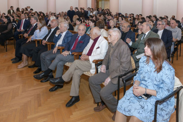 «On the trail of ancestors» solo exhibition by the Honored Artist of Azerbaijan Ulviyya Hamzayeva