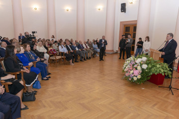 «On the trail of ancestors» solo exhibition by the Honored Artist of Azerbaijan Ulviyya Hamzayeva