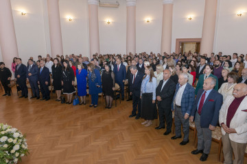 Персональная выставка Заслуженного художника Азербайджана Ульвии Гамзаевой «По стопам предков»