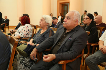 “Qərbi Azərbaycanın tarixi abidələri və mədəni irsi” mövzusunda sərgi və fotoalbomun təqdimatı