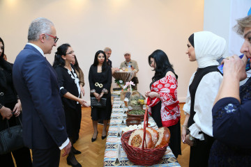 “Qərbi Azərbaycanın tarixi abidələri və mədəni irsi” mövzusunda sərgi və fotoalbomun təqdimatı