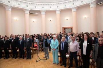 Персональная выставка художника Эльданиза Бабаева «Весть о Победе»