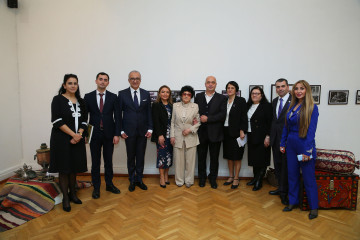 “Qərbi Azərbaycanın tarixi abidələri və mədəni irsi” mövzusunda sərgi və fotoalbomun təqdimatı