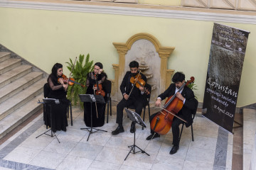 18 Aprel - Beynəlxalq Abidələr və Tarixi Yerlər Günü çərçivəsində “Qobustan qayaüstü təsvirləri incəsənətdə” adlı sərgi