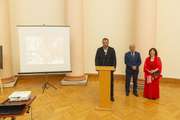 Вручение национальной премии «Деде Горгуд» художнику Маргарите Керимовой-Соколовой