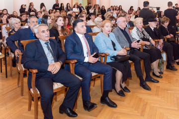SAKÜDERin  20-ci ilində. Azərbaycan və Türkiyə arasında qardaşlıq münasibətlərinə həsr olunmuş «Anadoludan Əsintilər» adlı Azərbaycan-Türkiyə təsviri incəsənət sərgisi.