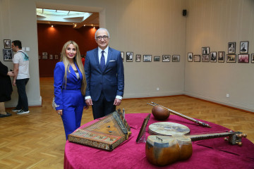 “Qərbi Azərbaycanın tarixi abidələri və mədəni irsi” mövzusunda sərgi və fotoalbomun təqdimatı