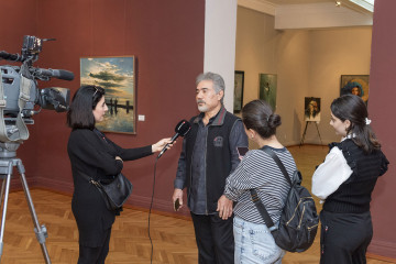 Ümummilli lider Heydər Əliyevin 100 illik yubileyi çərçivəsində Vədud Müəzzinin “Mistik aləmlər” adlı fərdi sərgisi