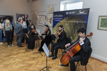 Выставка «Петроглифы Гобустана в искусстве» в рамках 18 апреля - Международного дня памятников и исторических мест